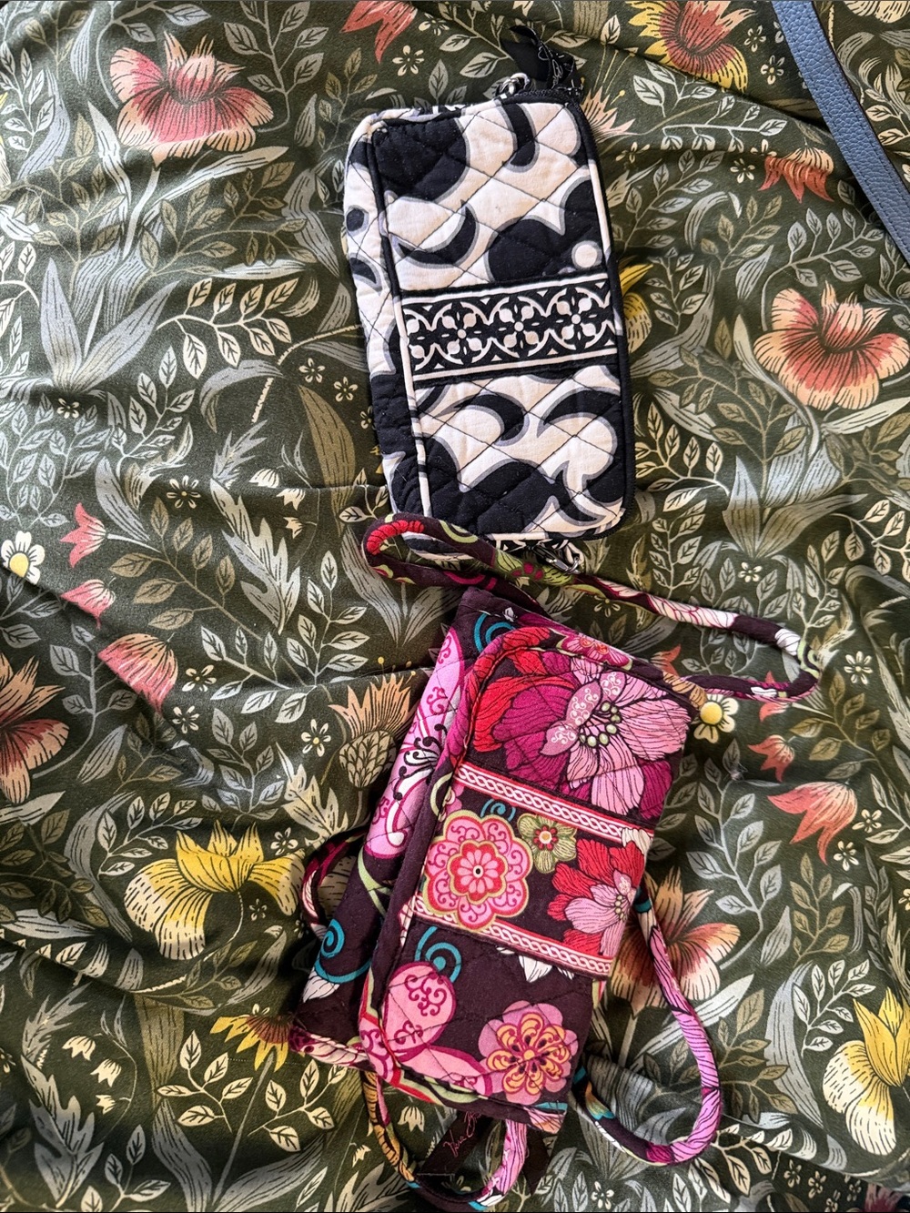 Small Vera Bradley Cross body wallet and wristlet.  💜